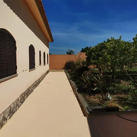 Casa vacanze Casa Com Arte - With Swimming Pool Vermelha