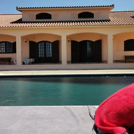 Casa Com Arte - With Swimming Pool بيت للعطل Vermelha